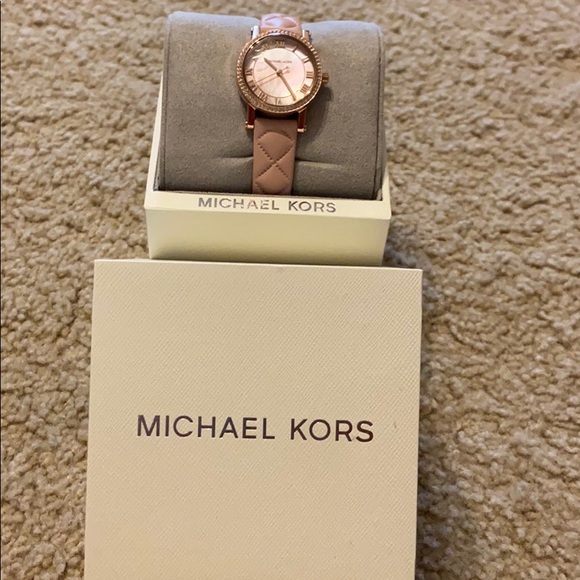 Michael Kors Accessories - ⭐️ BRAND NEW MICHAEL KORS WATCH⭐️